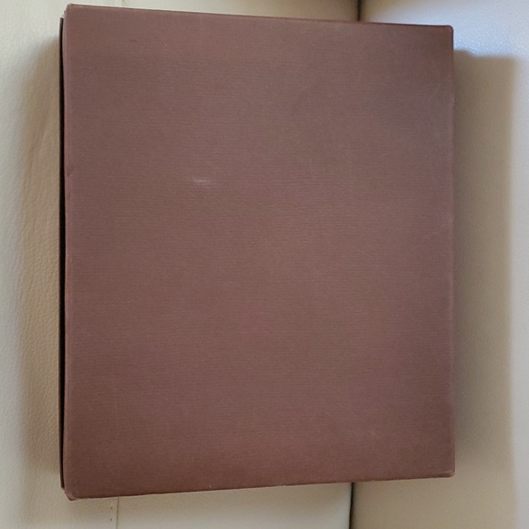 Empty Coach Gift Box 12 3/4" X 10 3/4" X 3 3/4" - Picture 6 of 6